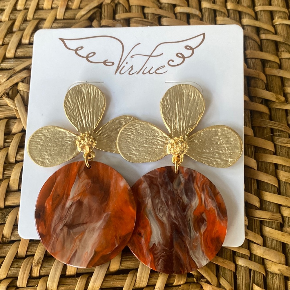 NWT Lotus flower earrings with posts